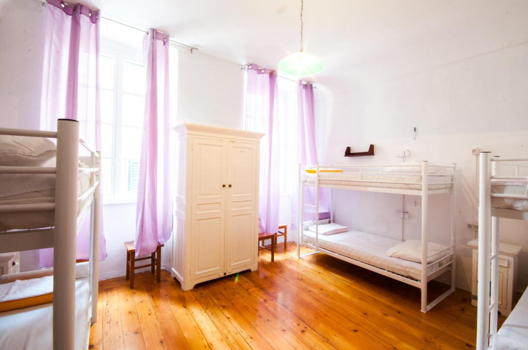 Old Town Hostal *