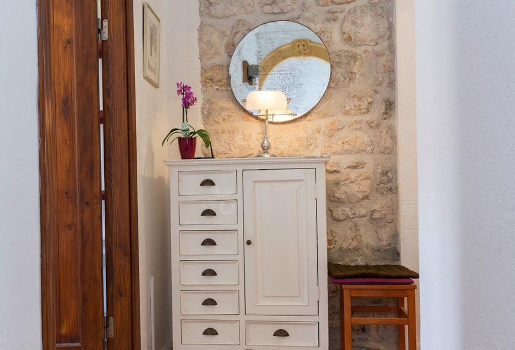 Old Town Hostal *